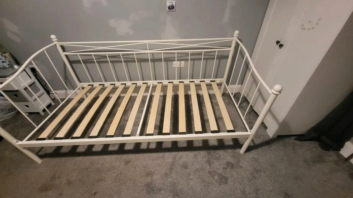 Single Bed - Image 3