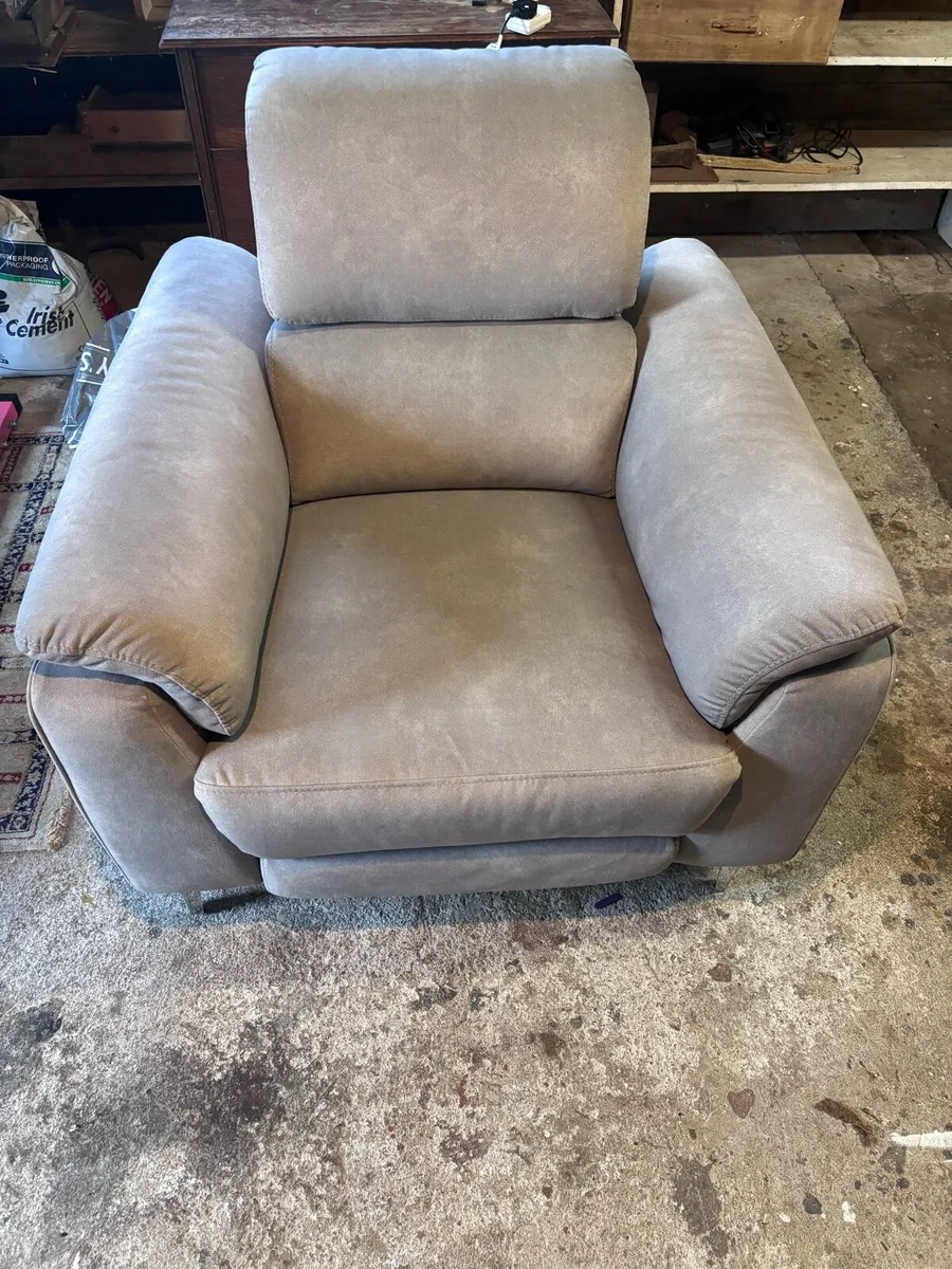 Electric Power Recliner Chair - Image 1
