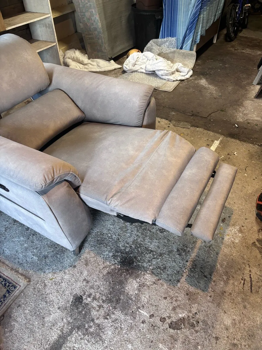 Electric Power Recliner Chair - Image 4