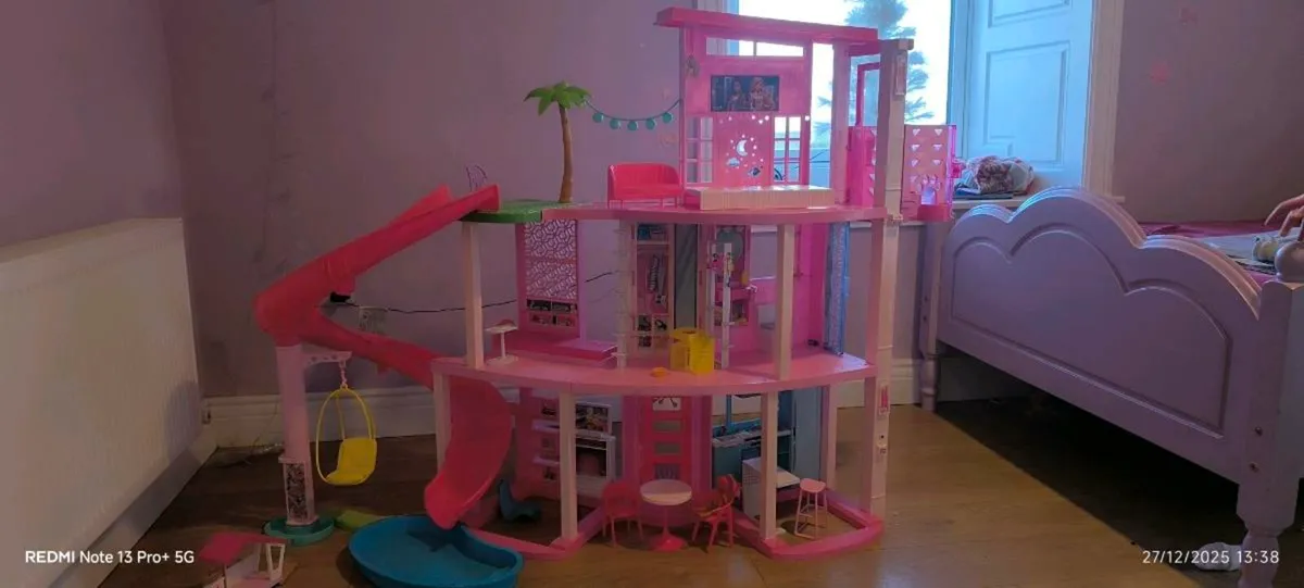 Barbie Dream House - Image 1