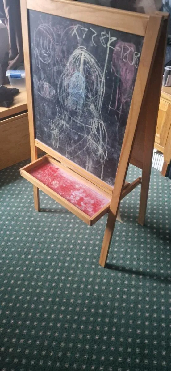 Children chalkboard & whiteboard - Image 1