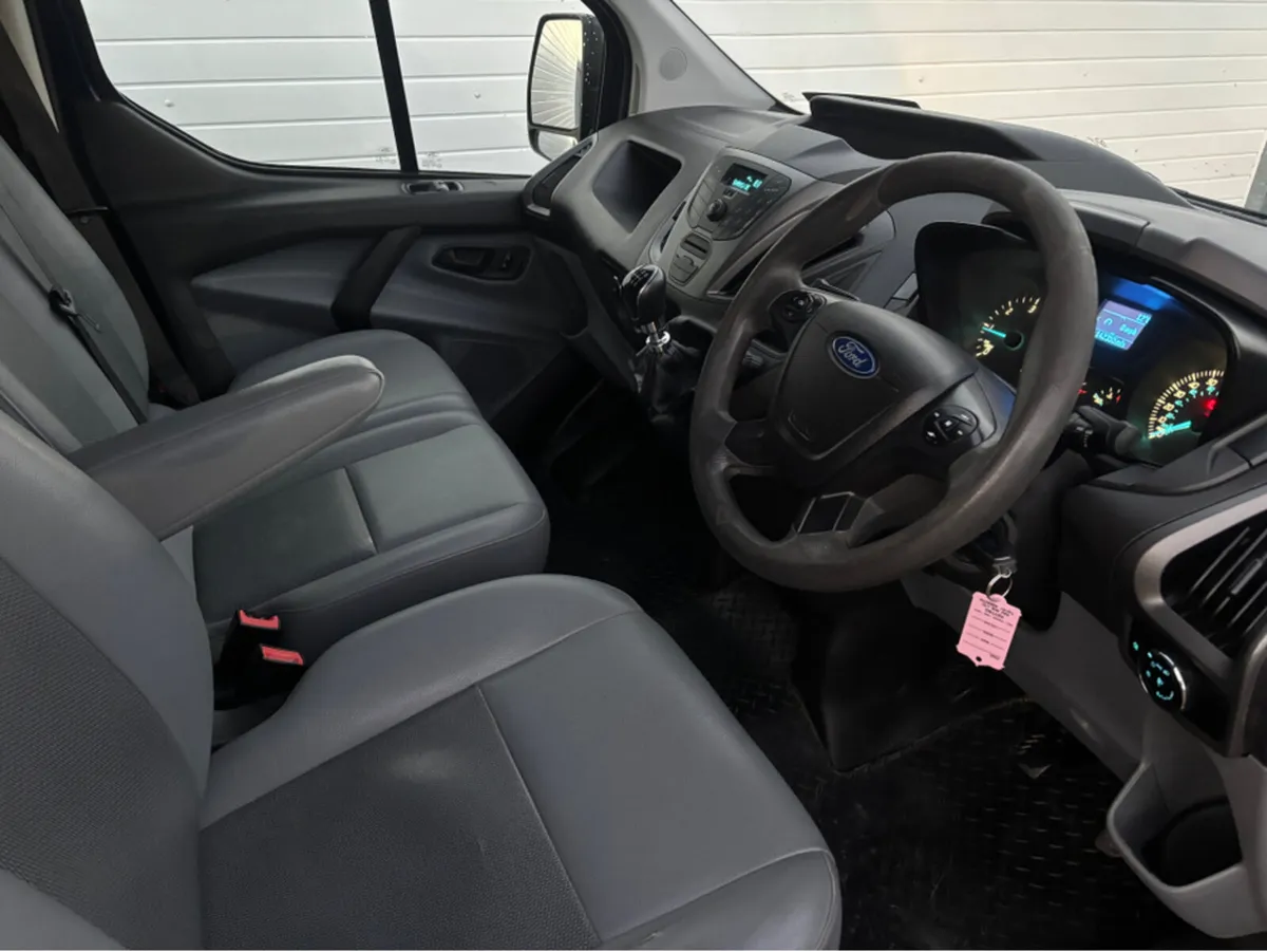 Ford Transit Custom 250 ECO TECH 5DR - Image 4