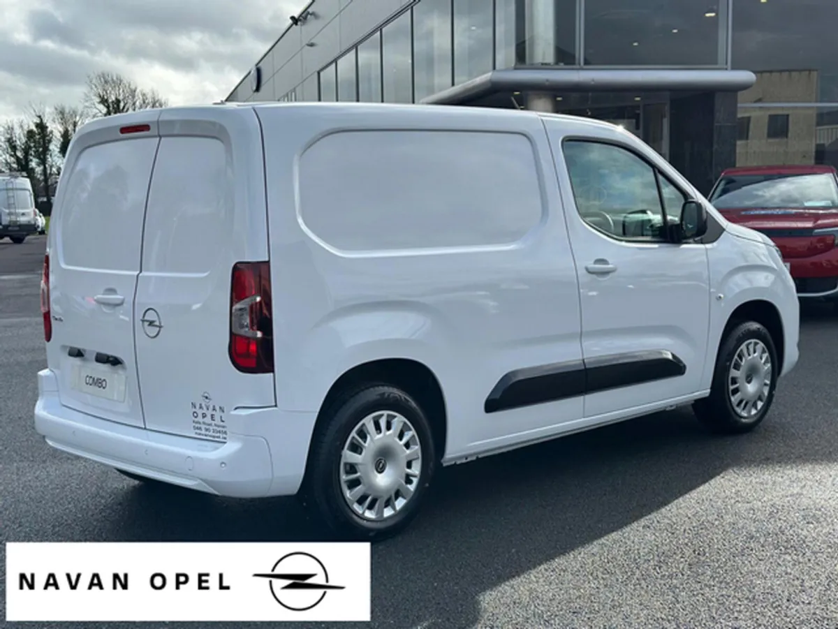 Opel Combo Sportive SWB 1.5 TD 100Ps ** From €74 P - Image 4