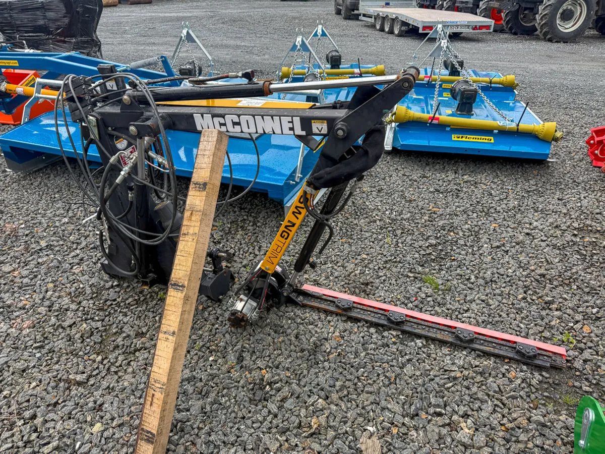 2017 McConnel Swingtrim Hedgetrimmer - Image 2