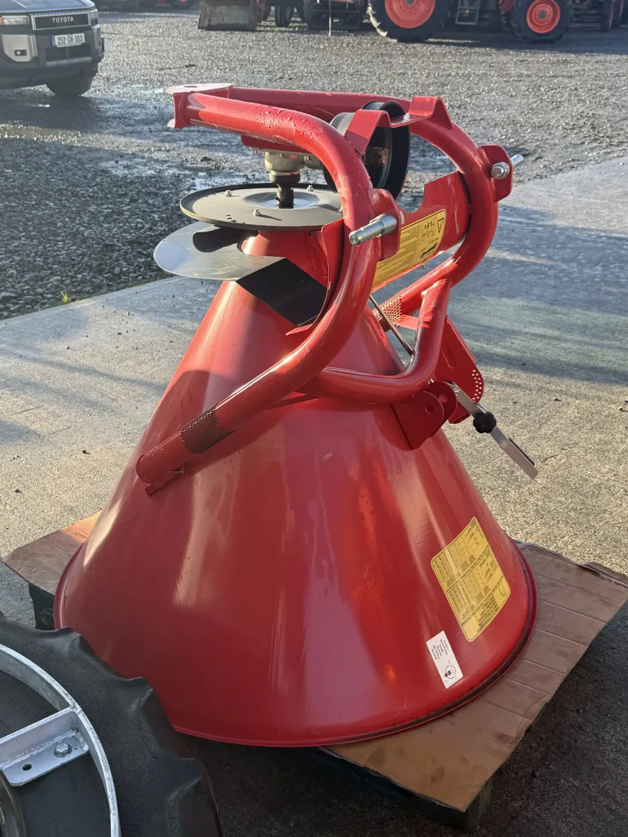 DEMO Fressori P300 Fertiliser Spreader - Image 2