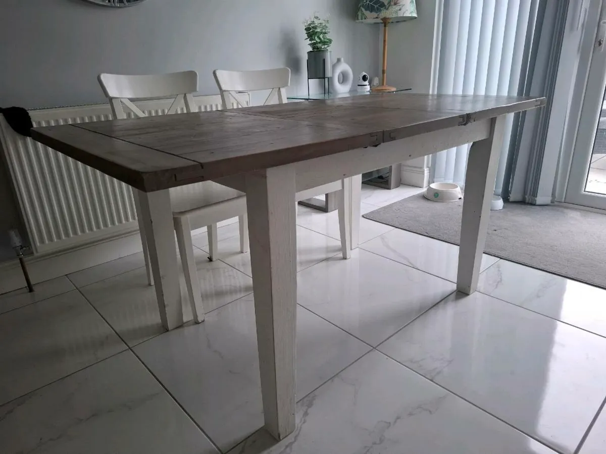 Kitchen table - Image 1