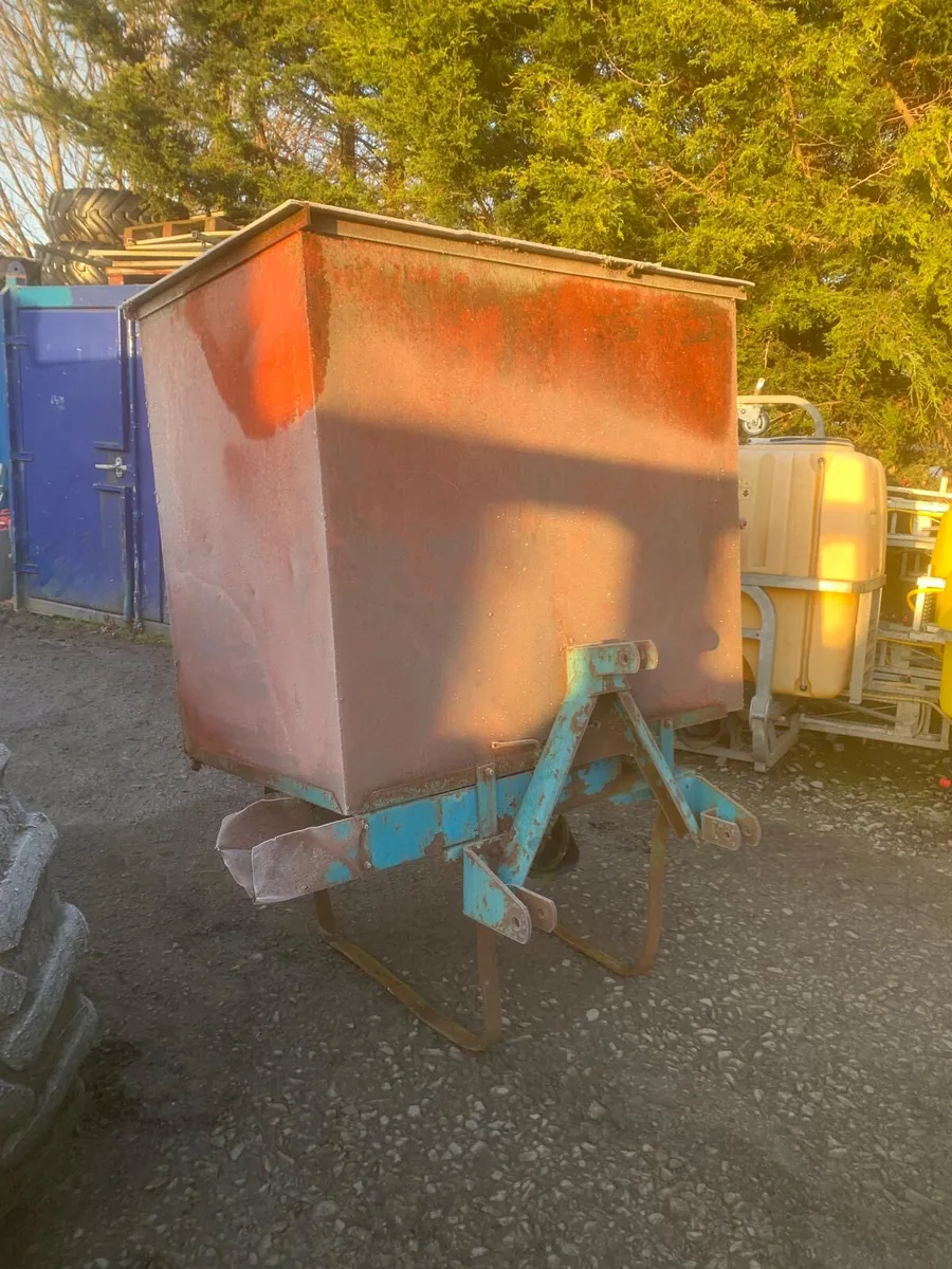 Kidd small square bale straw chopper - Image 1