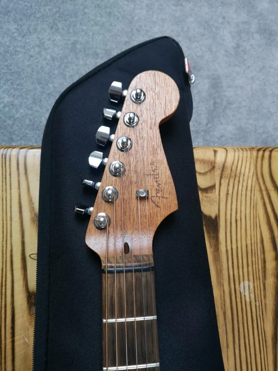 Fender Player Series Acoustasonic Jazz Master - Image 3