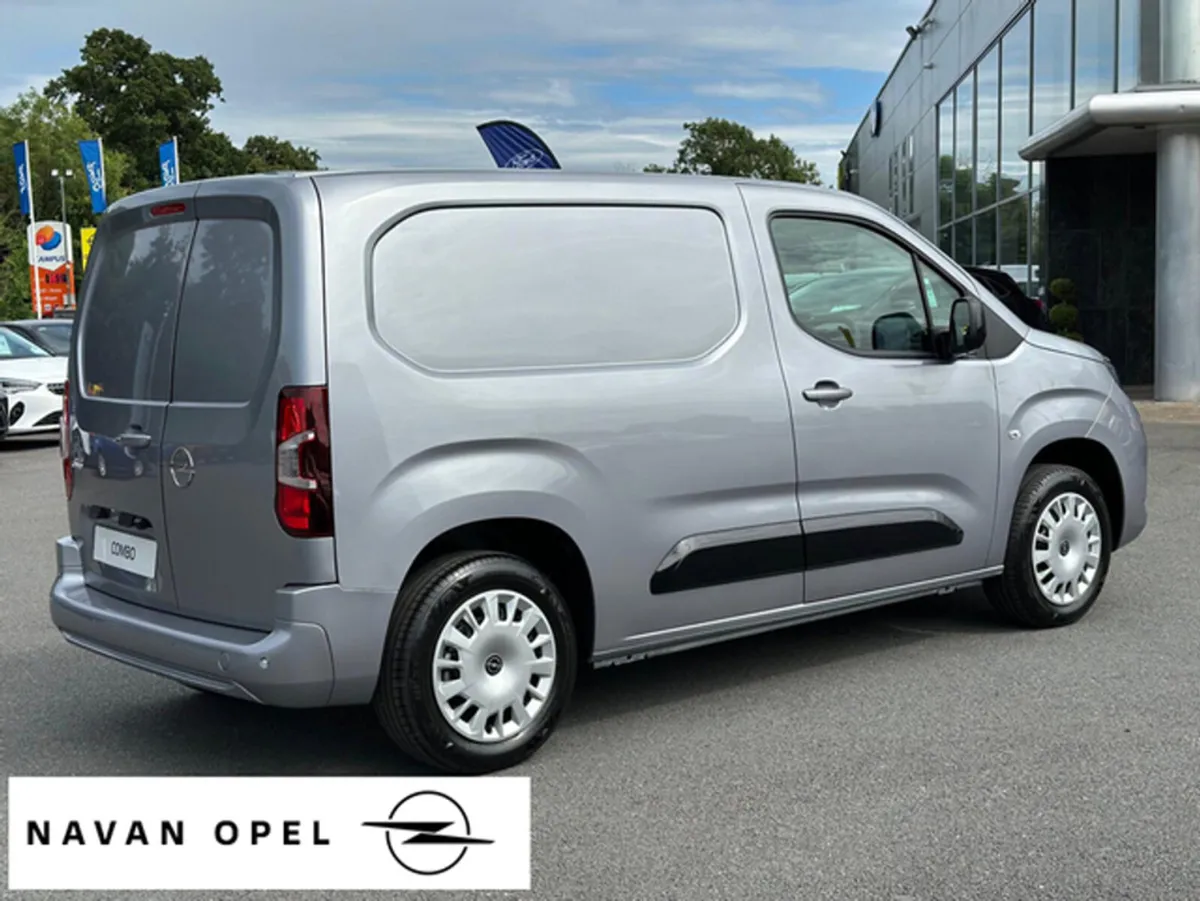 Opel Combo All-New Sportive SWB 1.5 TD 100Ps  ** F - Image 4
