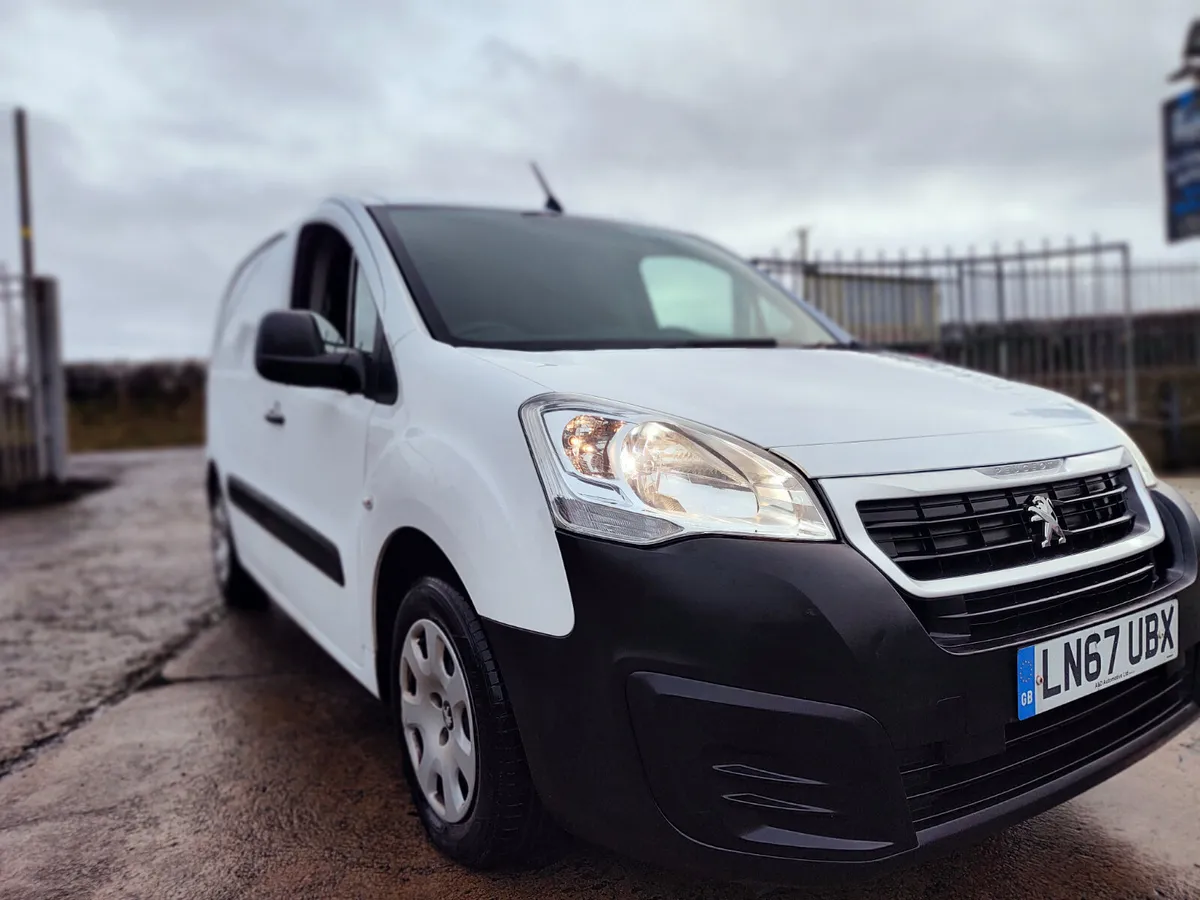 OUTSTANDING LATE 2017 PEUGEOT PARTNER 1.6 HDI - Image 1