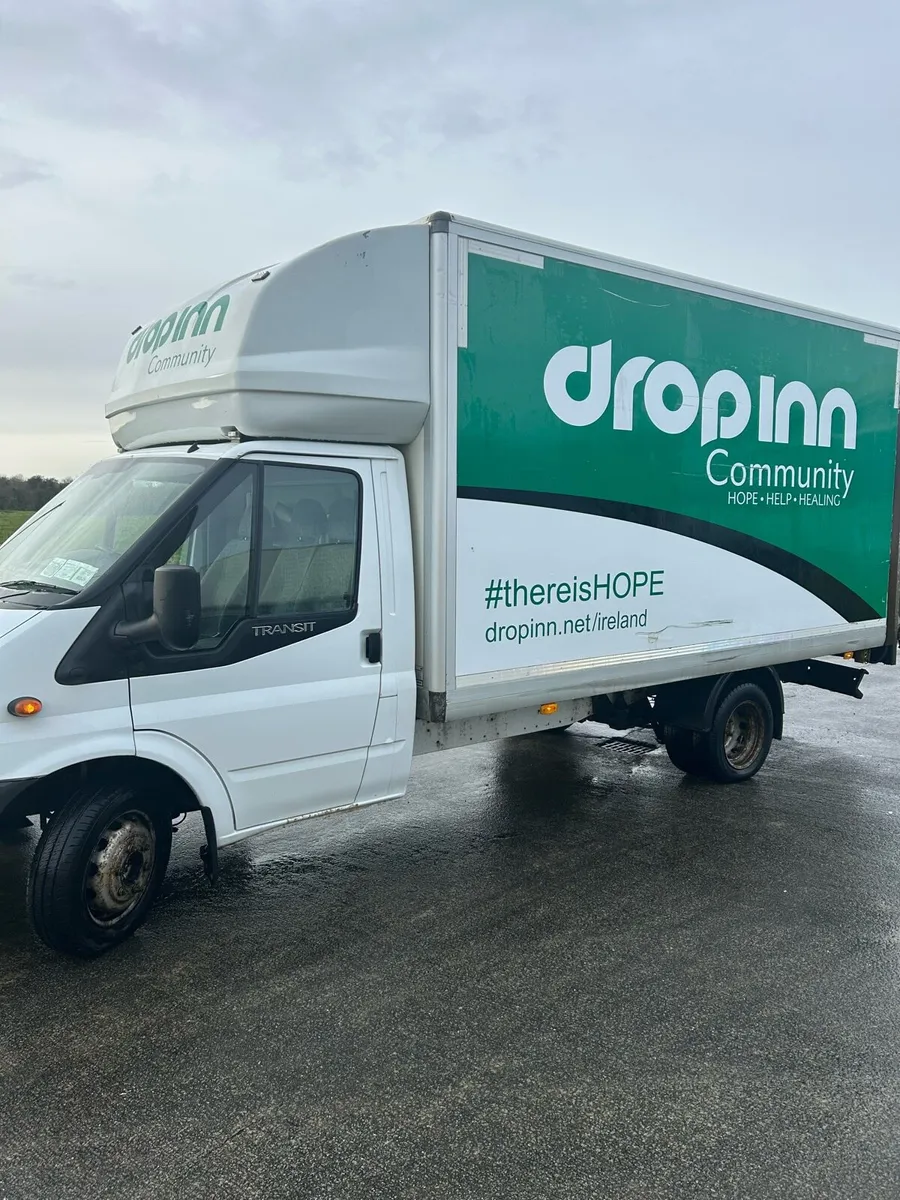 Ford transit Luton van with tail lift - Image 2