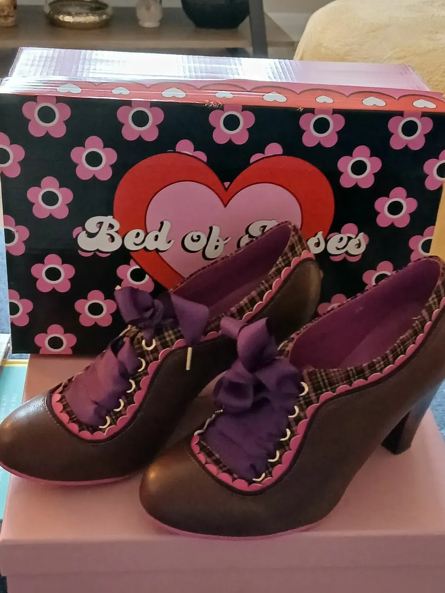 Boots - Image 1