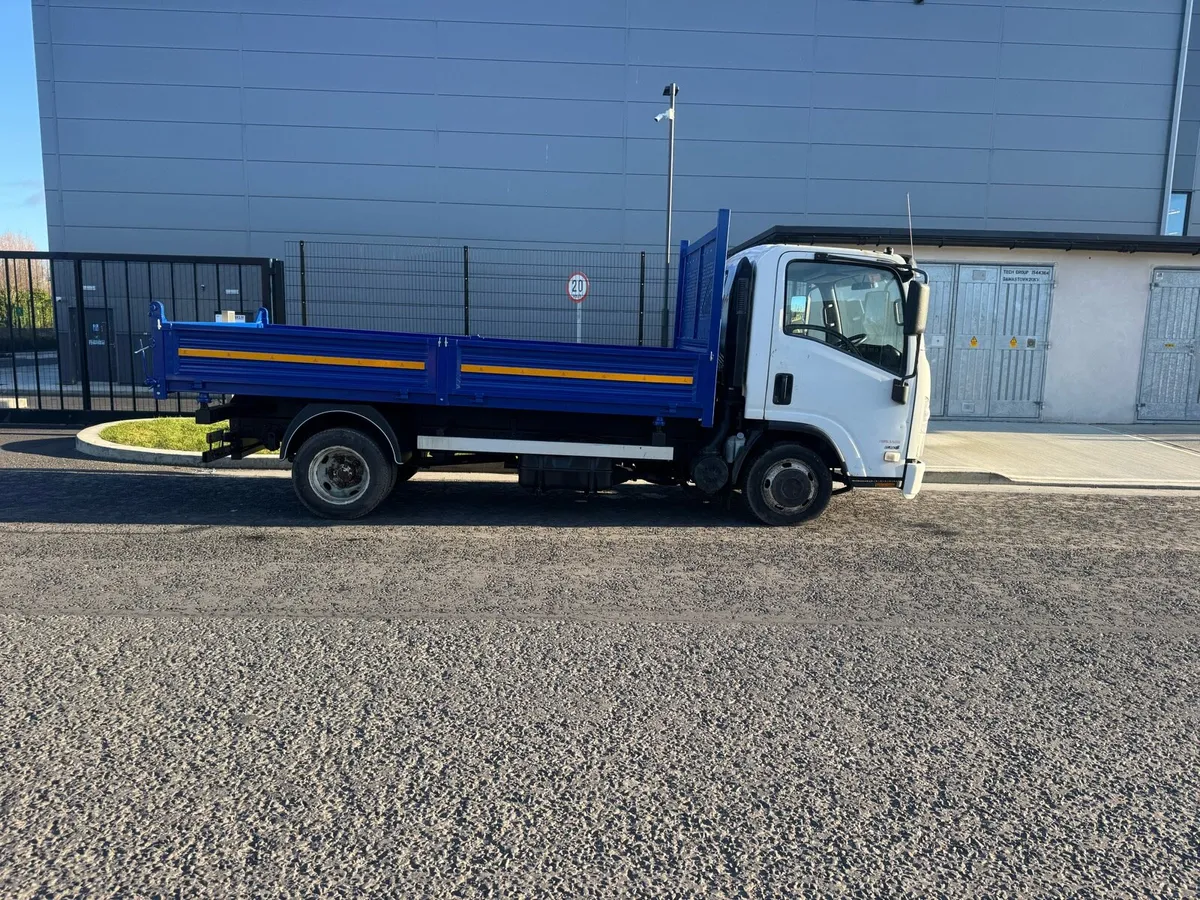 Isuzu 3.5ton tipper - Image 4