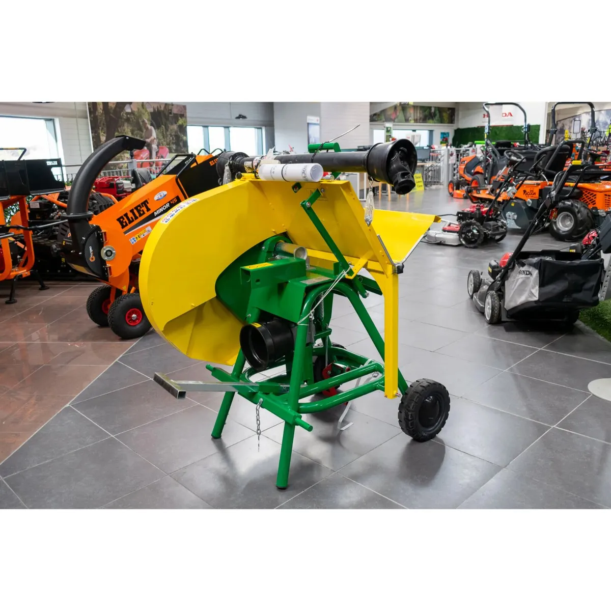 New Major PTO Bench Saw - Image 4