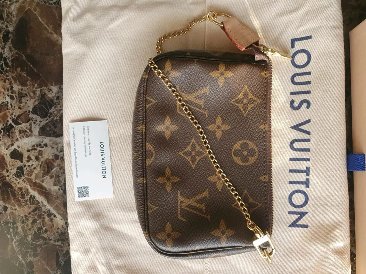 Louis Vuitton
Mini Pochette - Image 2