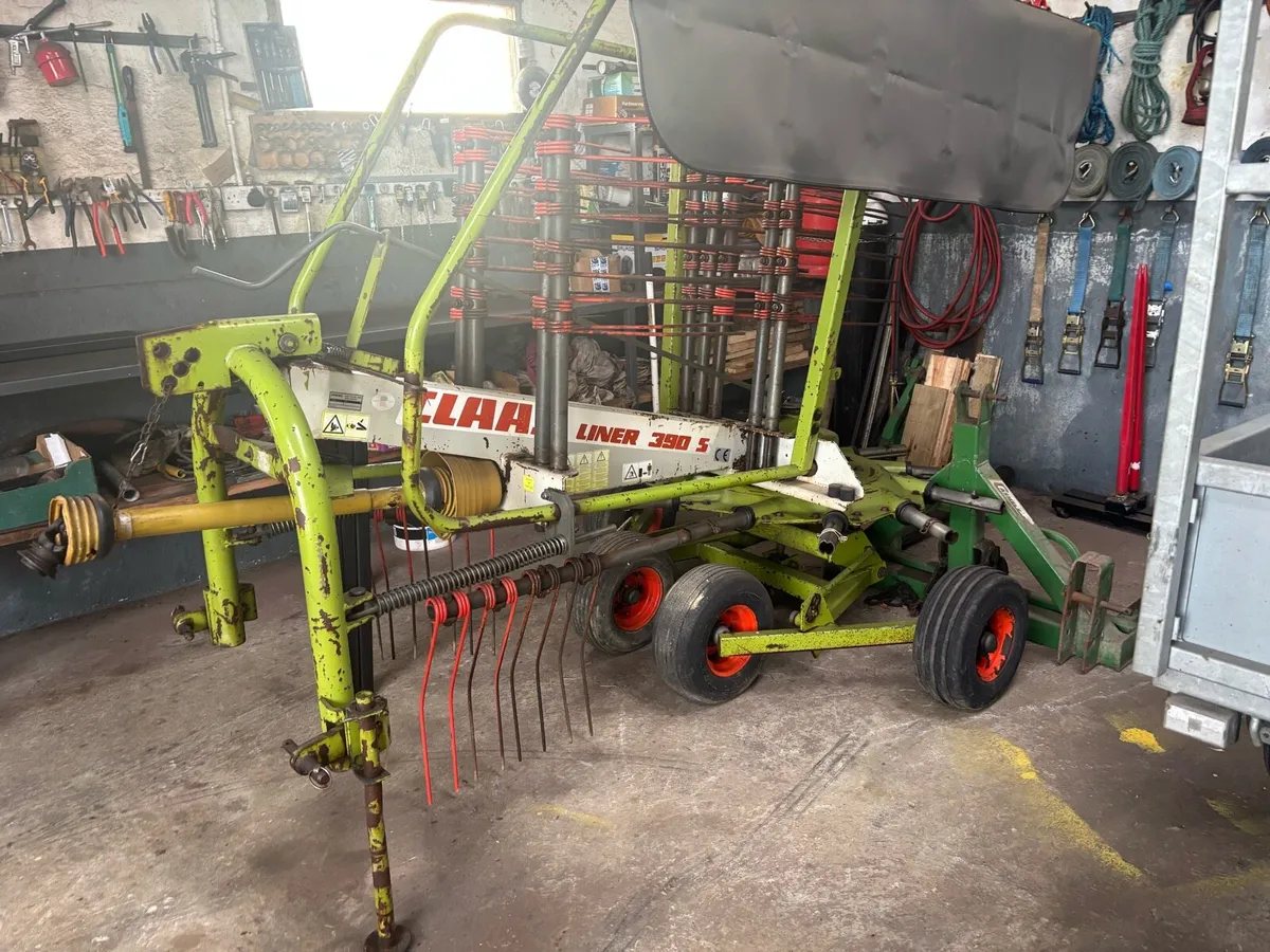 Claas Single Rotor Rake for sale - Image 3