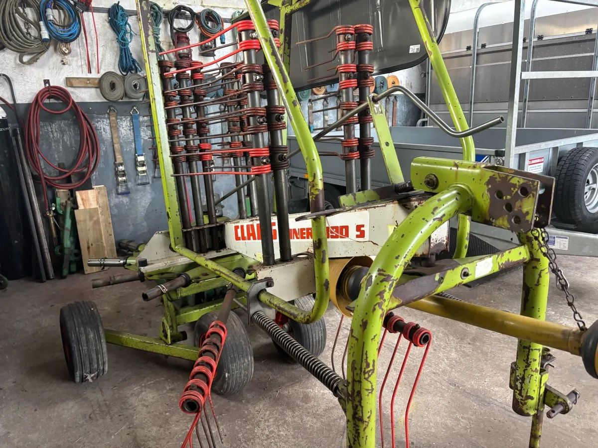 Claas Single Rotor Rake for sale - Image 4
