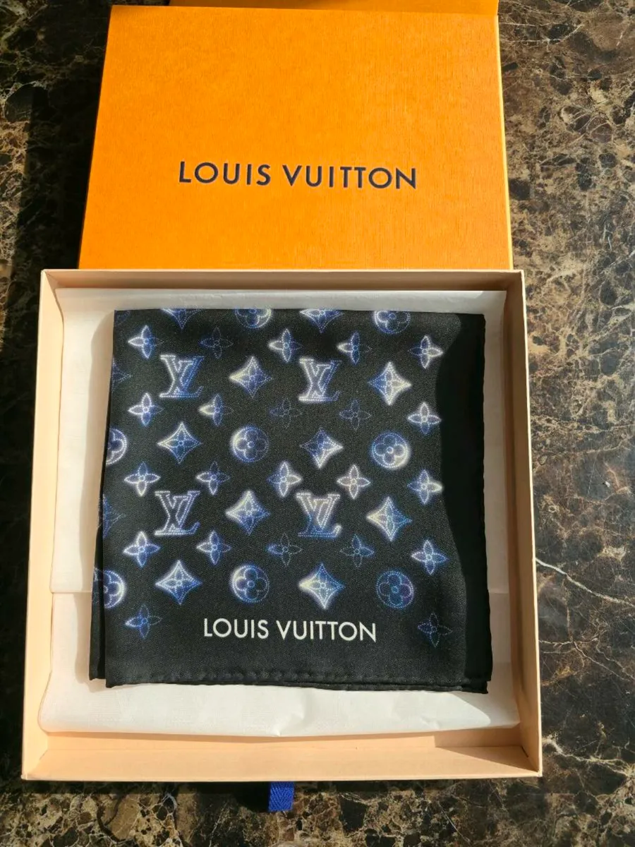 Louis Vuitton Flight Mode Bandana 45cm - Image 1