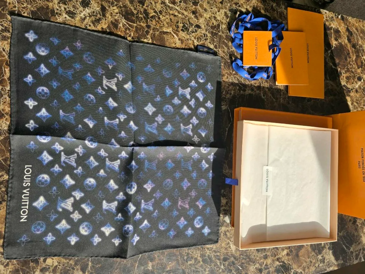 Louis Vuitton Flight Mode Bandana 45cm - Image 3