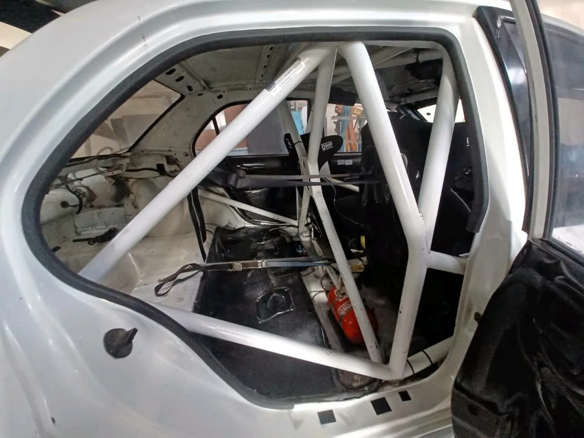 Evo 8 rally car - Image 4