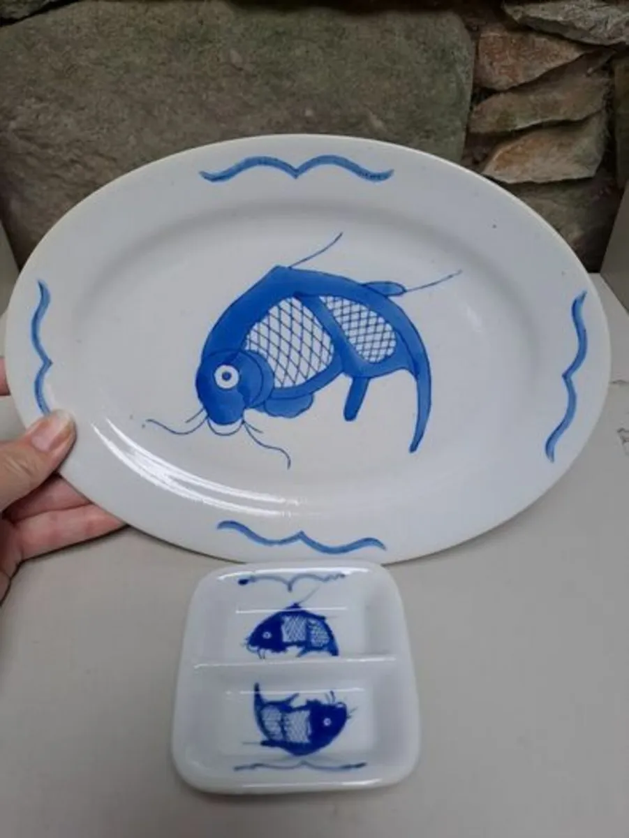 Vintage blue and white koi serving dishes - Image 1