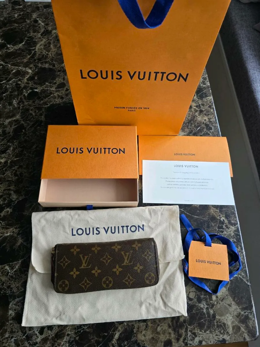 Louis Vuitton's classic Clémence wallet - Image 1