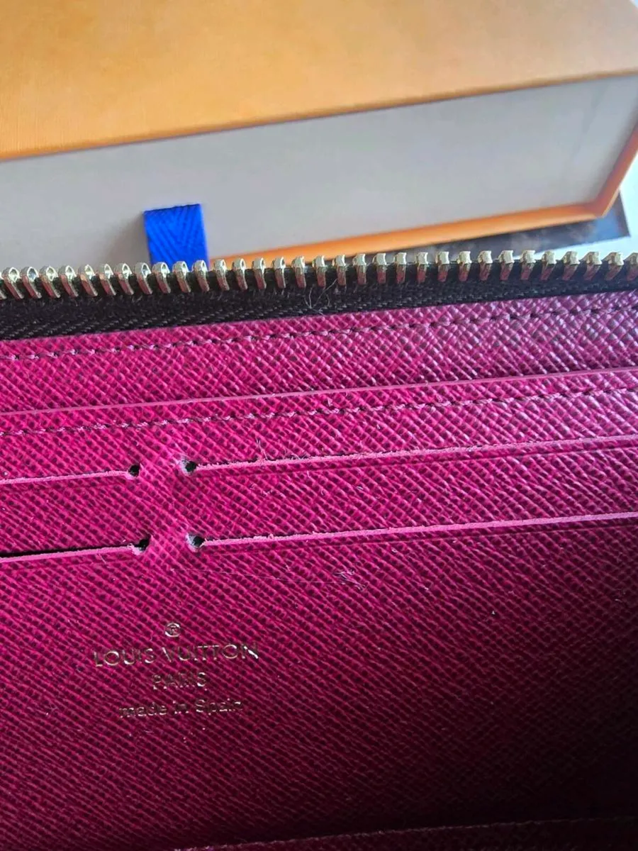 Louis Vuitton's classic Clémence wallet - Image 4