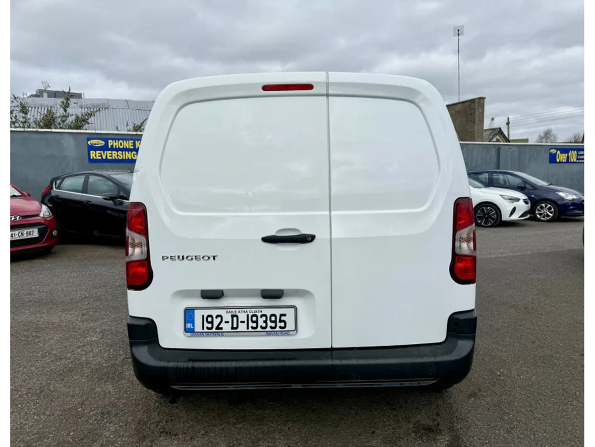 Peugeot Partner ACTIVE 1.6 BLUEHDI 650KG ** 3 SEAT - Image 4