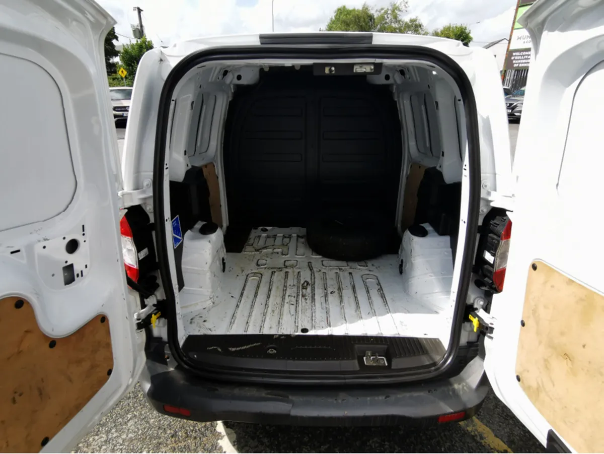 Ford Transit Courier BASE 1.5 TD 75PS M6 3DR - Image 4