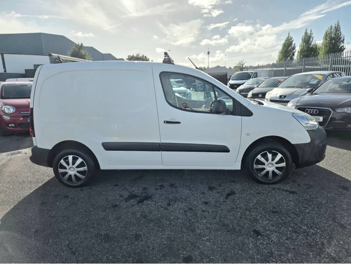 Peugeot Partner 850 PROFESSIONAL  HDI - 3 SEATER * - Image 4