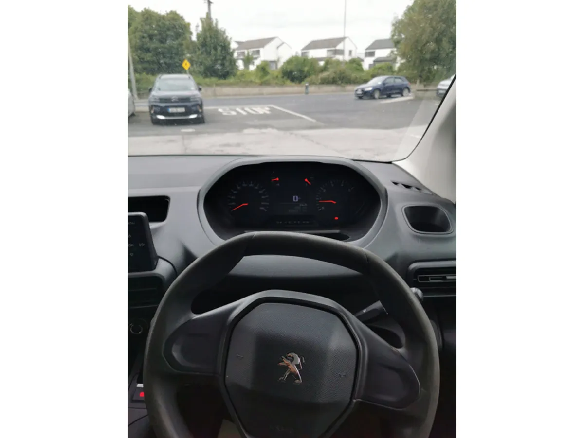Peugeot Partner ACTIVE 1.5 BLUE HDI 10 100 6.2 3 - Image 2