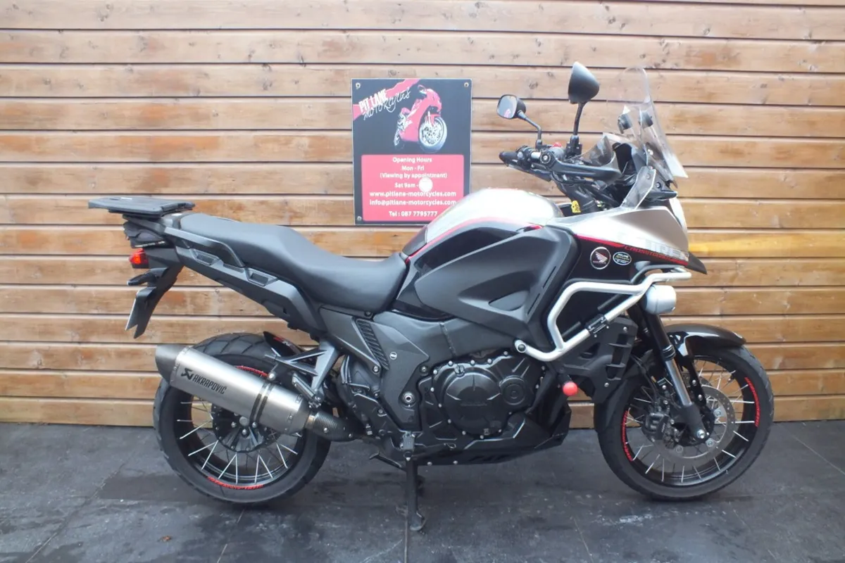 2017 Honda CrossTourer VFR1200X (Mint, Low Miles) - Image 2