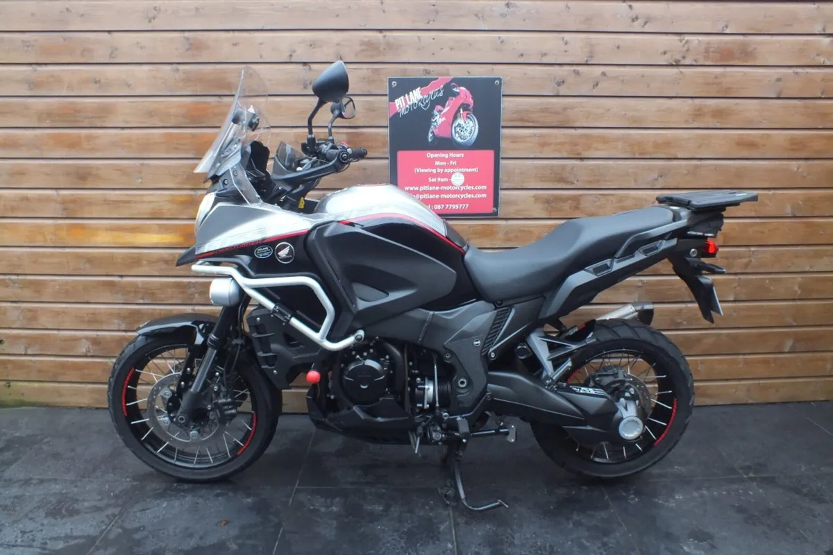 2017 Honda CrossTourer VFR1200X (Mint, Low Miles) - Image 3