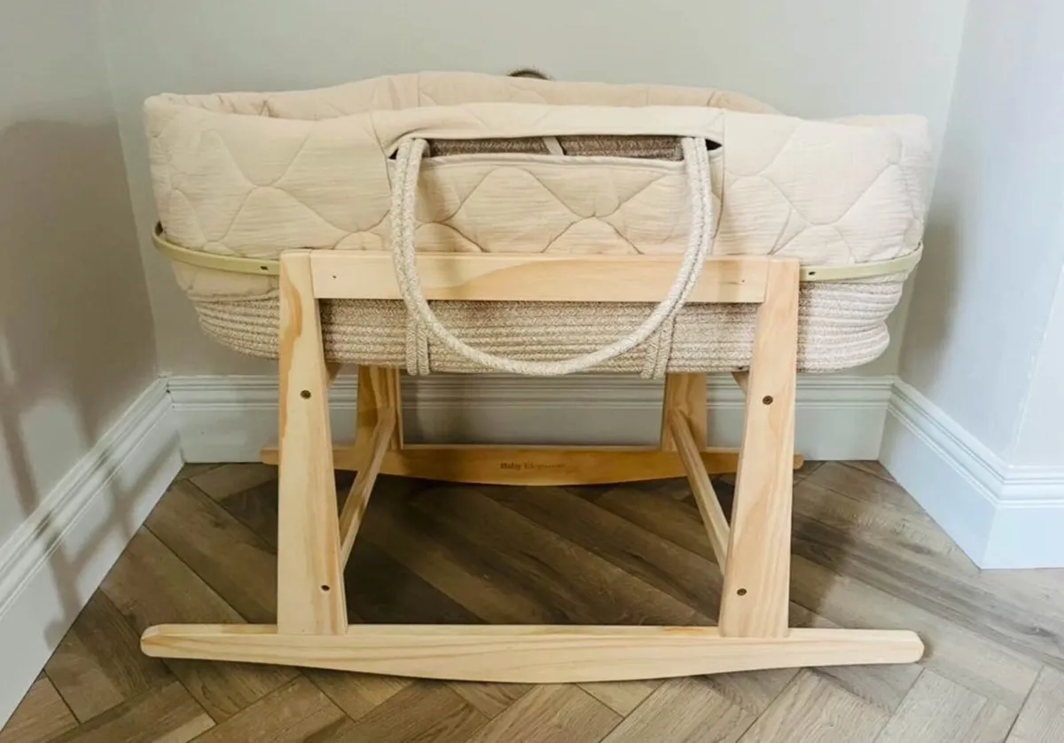 Moses basket and sleepyhead deluxe baby nest - Image 1