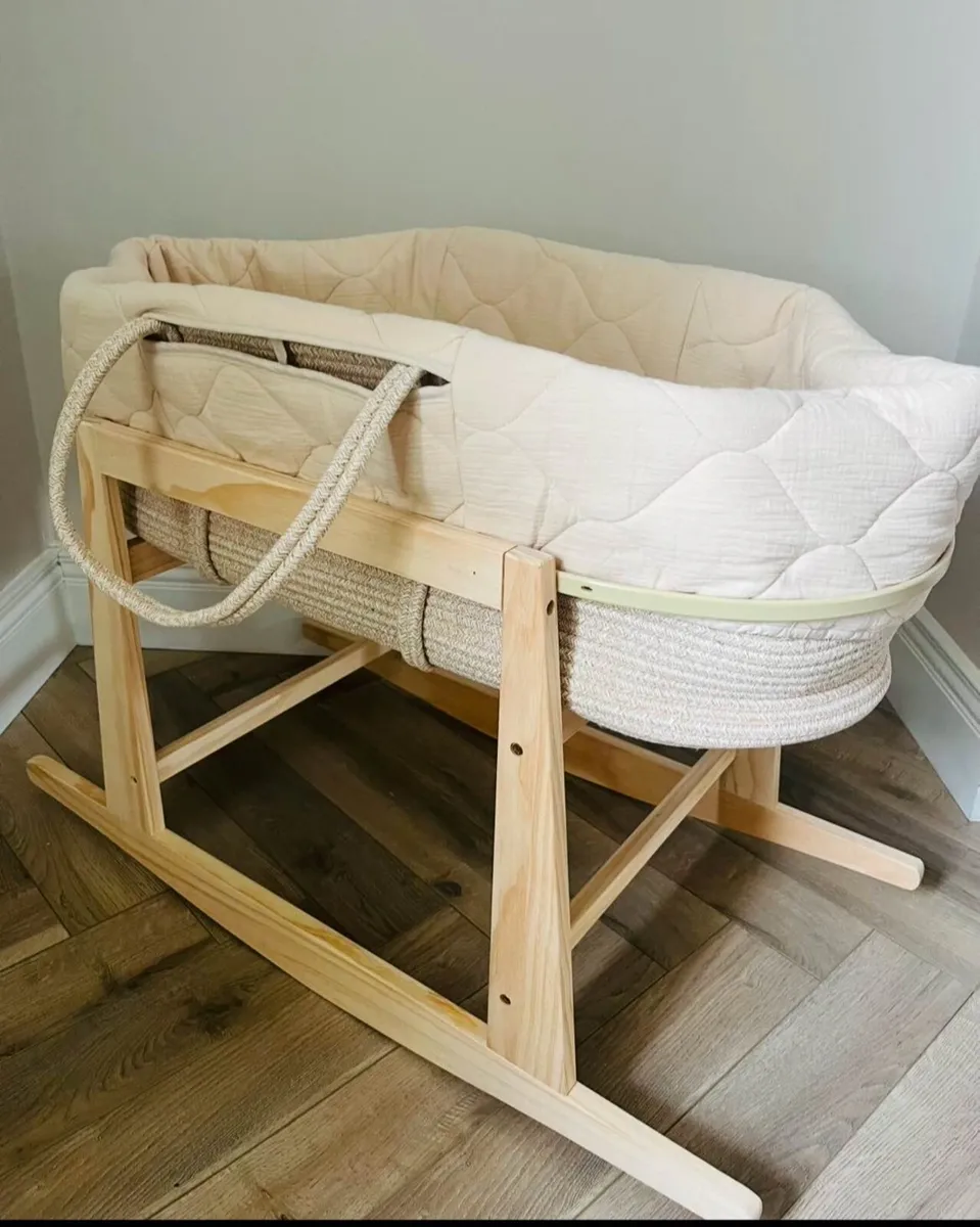 Moses basket and sleepyhead deluxe baby nest - Image 2