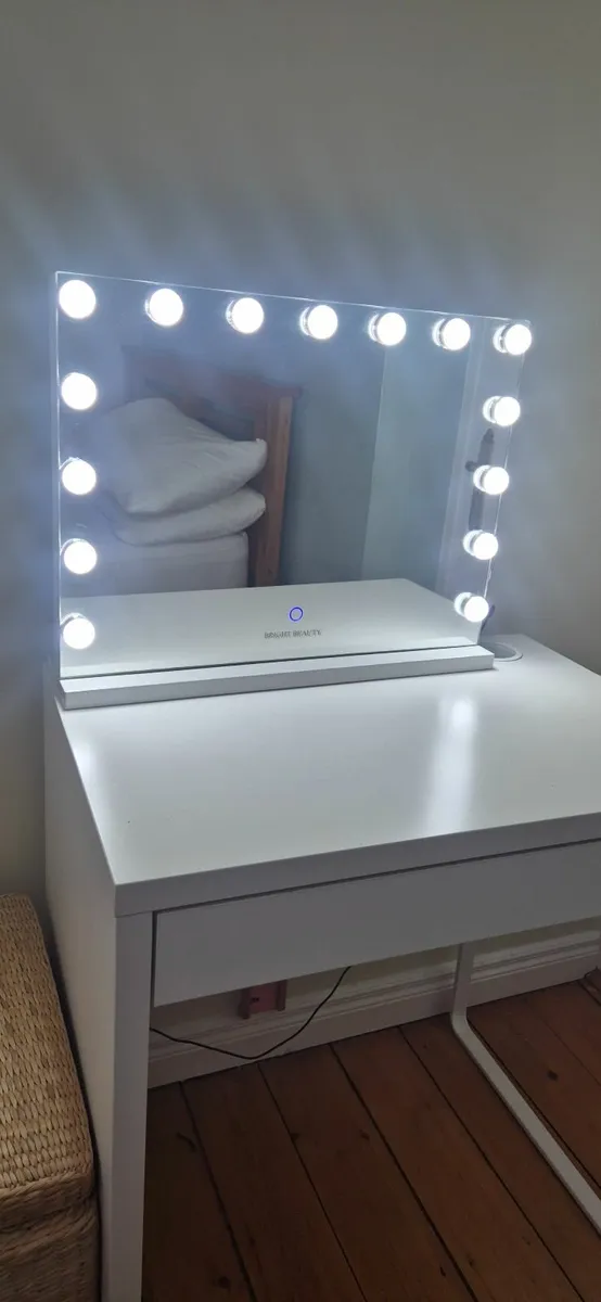 Vanity Mirror with lights - Image 3