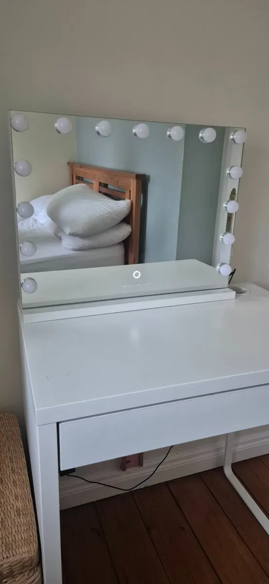 Vanity Mirror with lights - Image 4