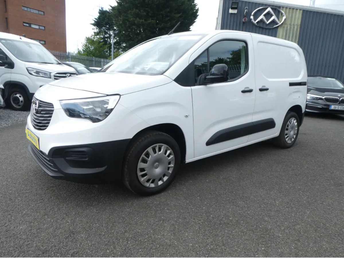 Opel Combo DOE 12/25. PRICE PLUS VAT DOE 12/26 - Image 4