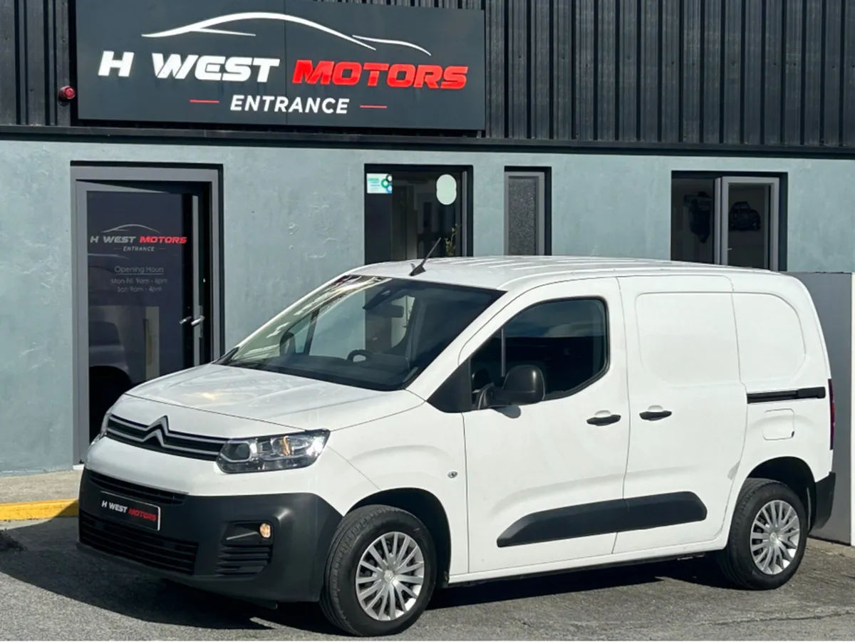 Citroen Berlingo ENT BLUEHDI 100 MWB 6 650KG 3DR - Image 1