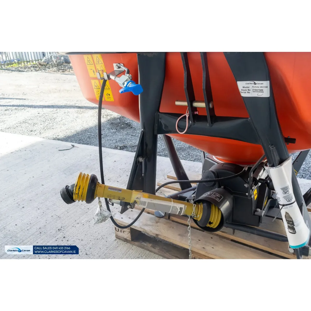 New Kubota VS1150 Fertiliser Spreader - Image 3