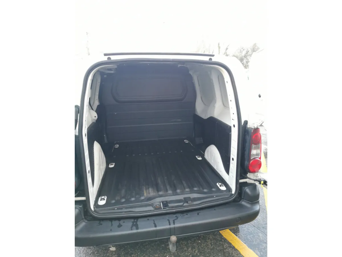 Citroen Berlingo LX BLUEHDI 75 625KG S SWB MY40 3 - Image 2