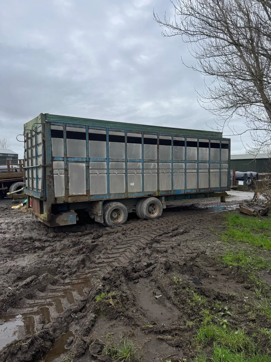 Cattle trailer - Image 1