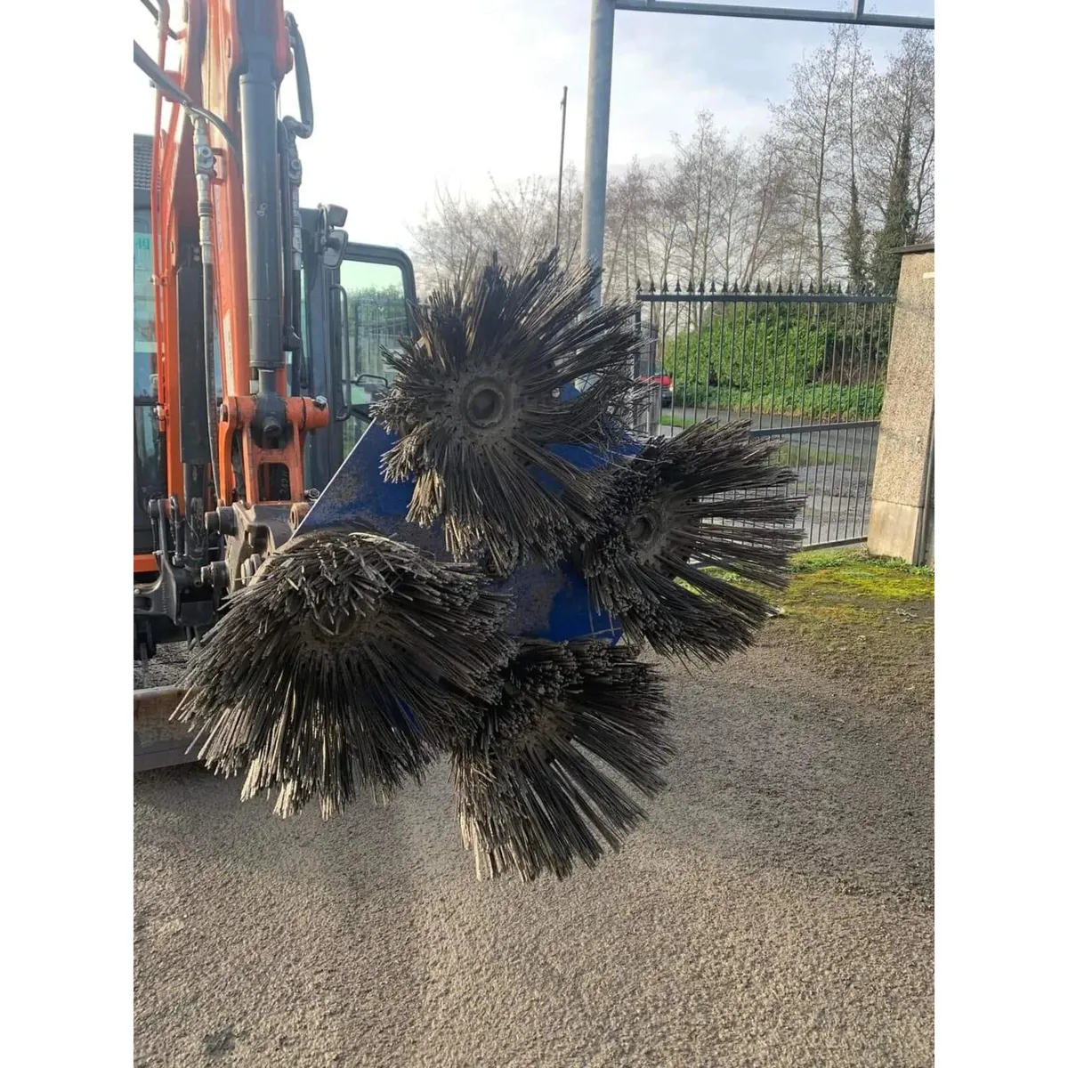 New Slanetrac RB80 Mini Digger Brush - Image 2
