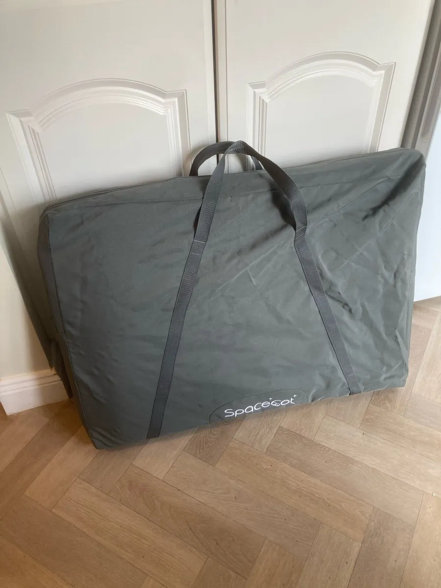 Travel cot, cocoona, bouncer - Image 3