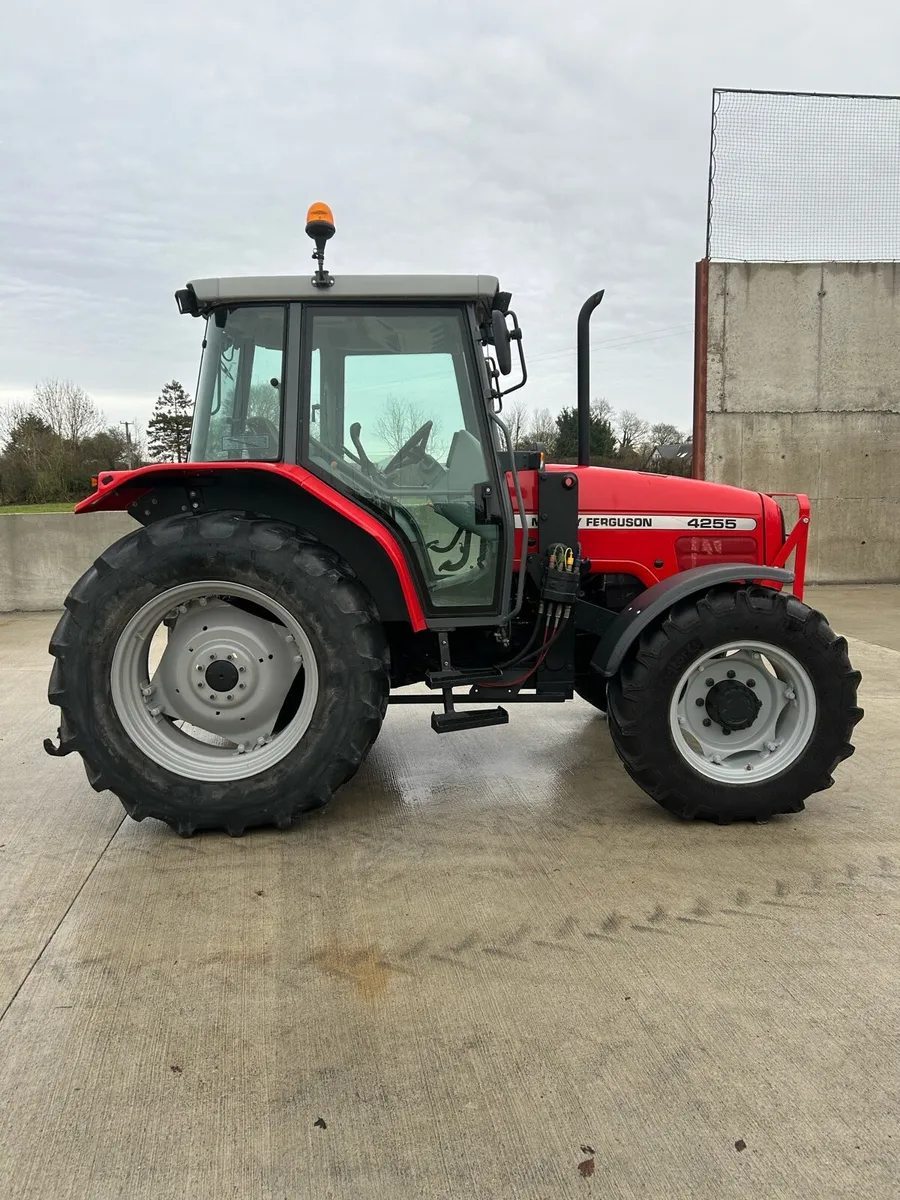 Massey Ferguson 4255 - Image 1