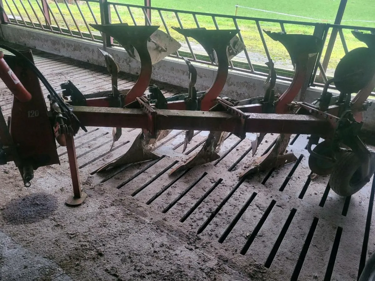 4 furrow plough - Image 1