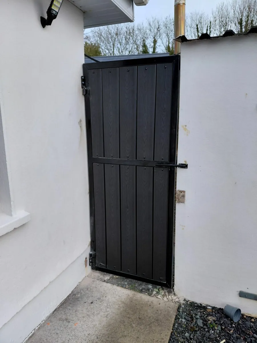 Side entry gates and house gates - Image 1