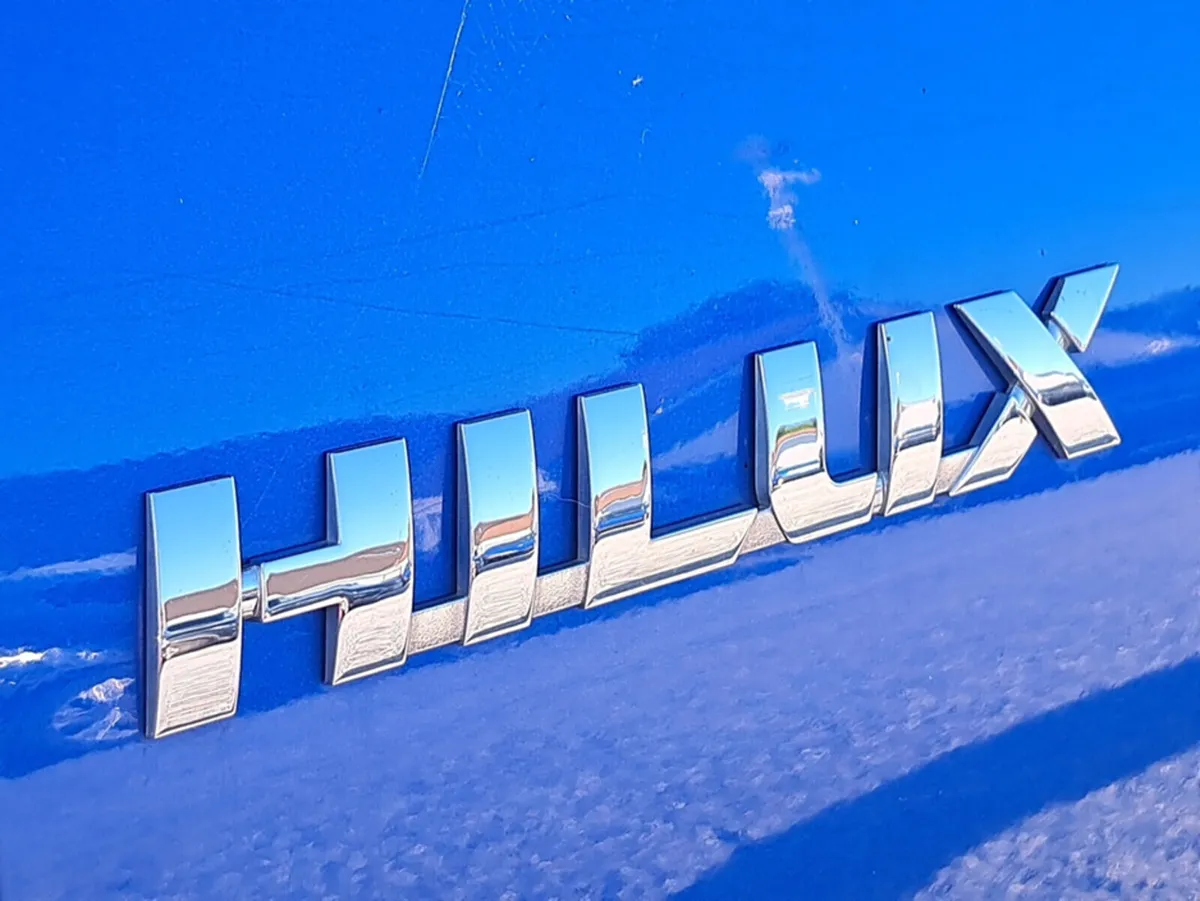 Toyota Hilux Invincible Model Crewcab 2.4 Diesel M - Image 4