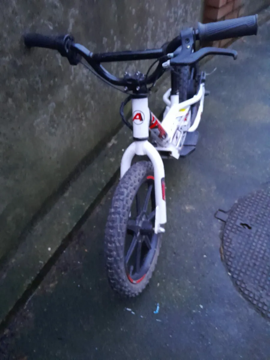 Electric balance bike for sale - Image 1