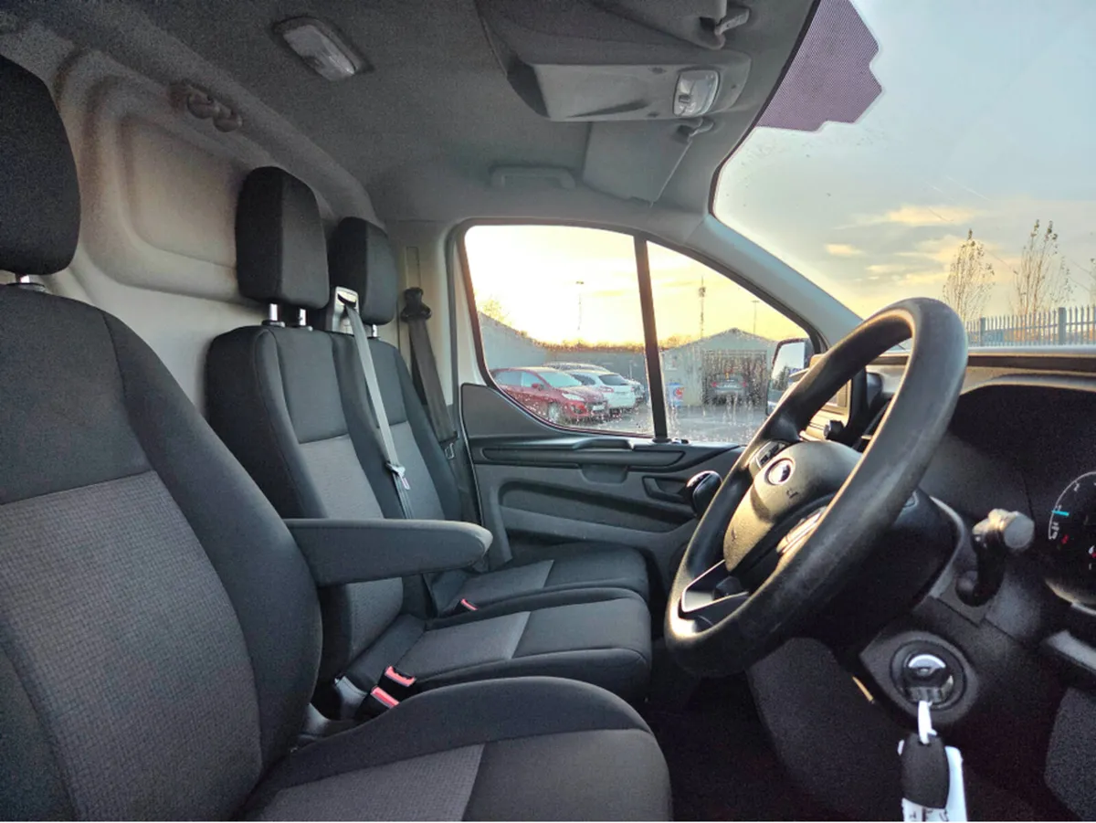 Ford Transit Custom LWB 2.0 T ** 1 OWNER IRISH VEH - Image 2